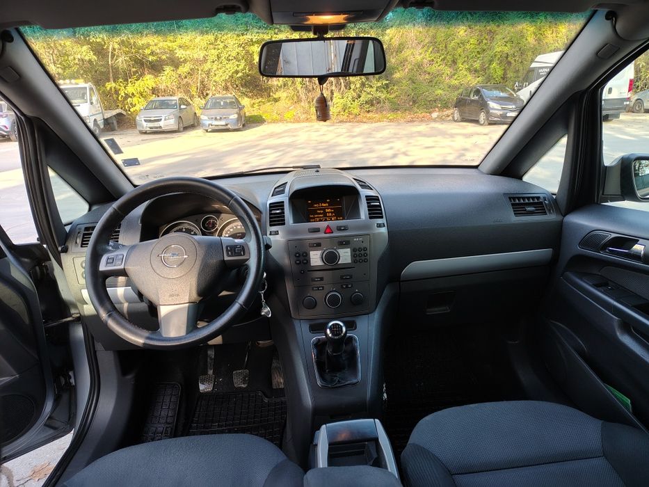 Opel Zafira 1.9 120 к.с. 7 места