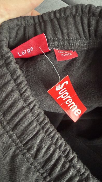 Supreme долнища