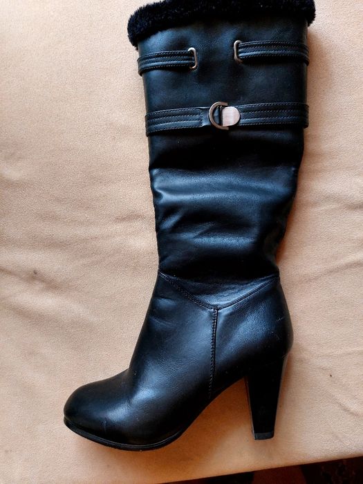 Продам женскую обувь