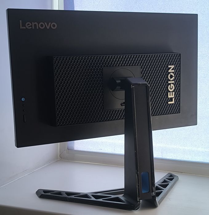 Игровой монитор 27" Lenovo Legion Y27q-30 2K 180Hz IPS