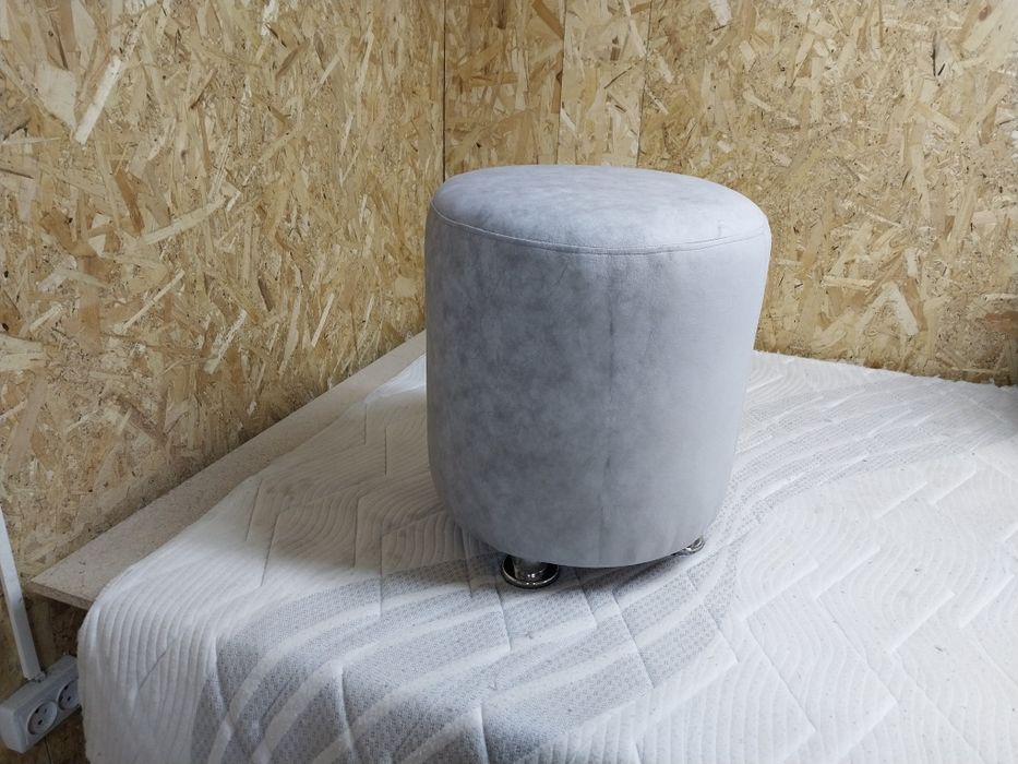 Пуфик мягкий круглый.