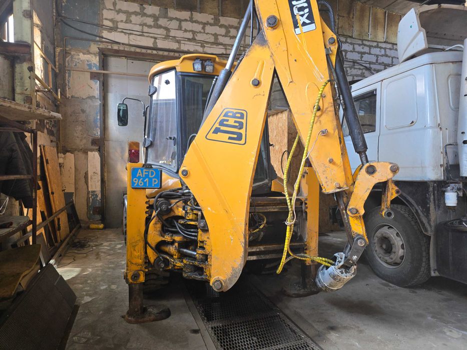 экскаватор-погрузчик JCB 3CX