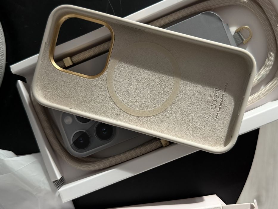 Продам чехол на iPhone 15 pro