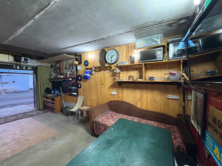 Продаю гараж в спальном районе