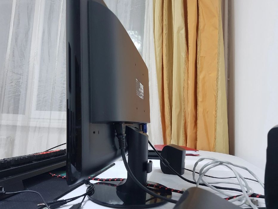 Монитор Philips23, 65ghz 22.5