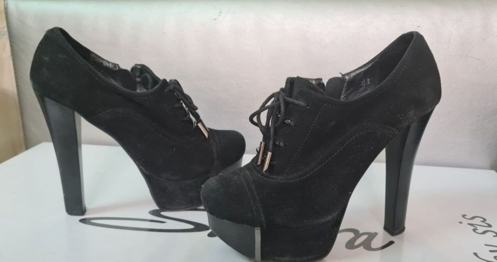 Замшевые ботильоны 36 размер