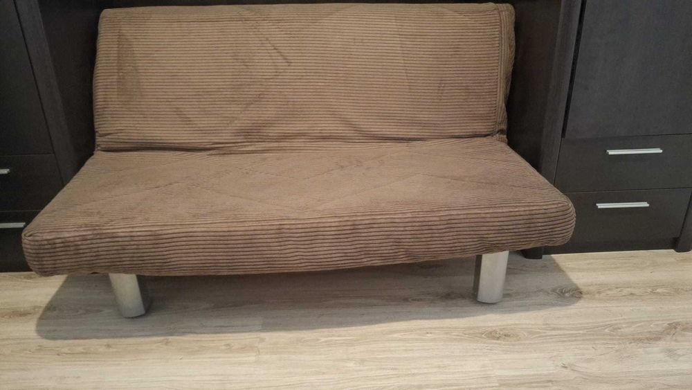 De vanzare canapea extensibila 140 x 190 cm