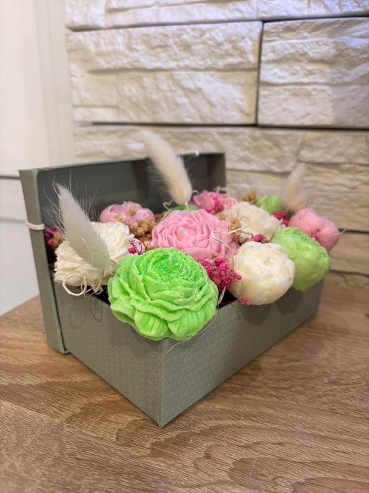 Букет от соев восък в кутия