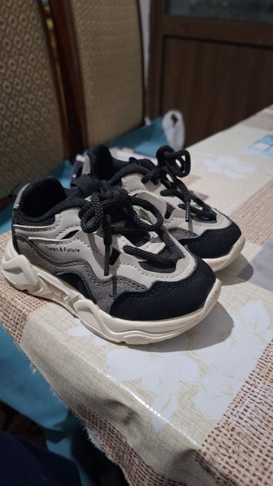 Детские кроссовки на мальчика