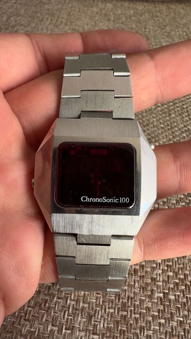 ceas ChronoSonic 100  led rosu vintage pret 800 lei FIX