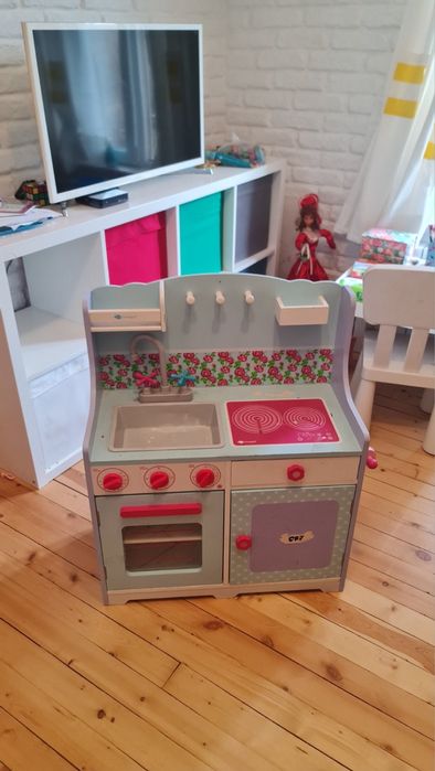 Детска розова кухна