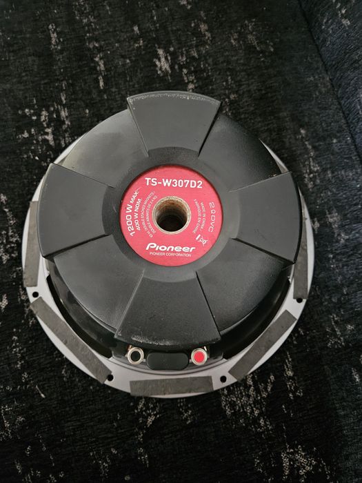 Vând subwoofer auto