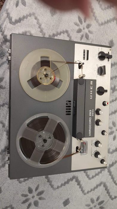 Vând un Magnetofon UHER Funcțional .Pret 500 ron.