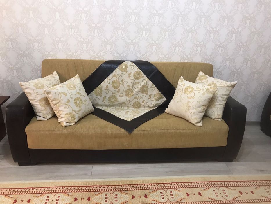 Отличный Диван и кресла