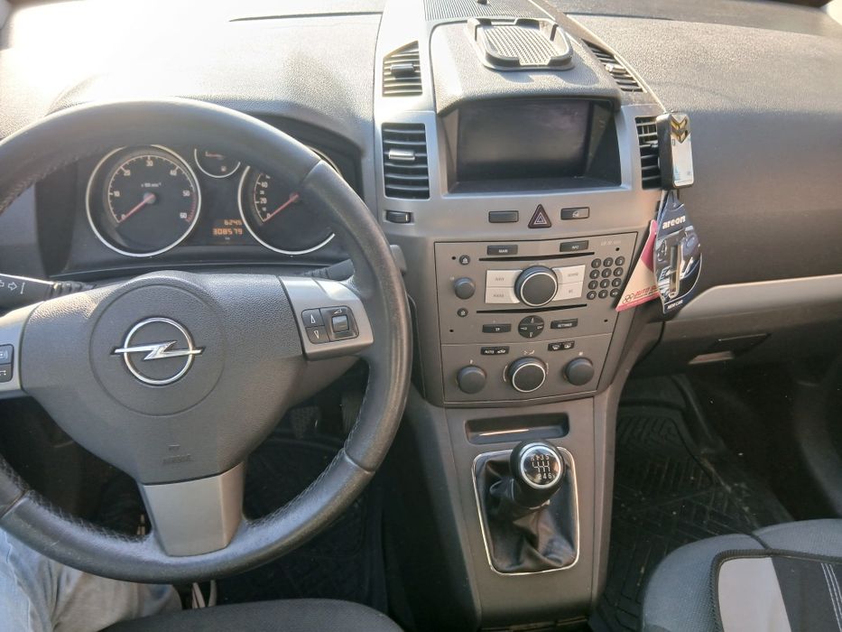 Vând opel zafira b 2006 1.9CDTI 120 cp