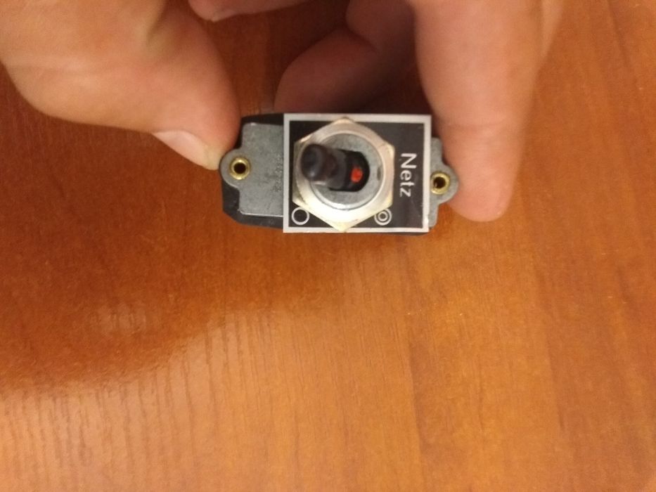 Продам тумблера.