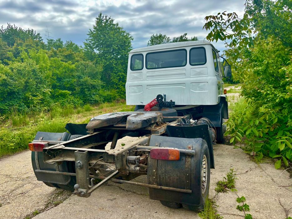 Autotractor Ford D Vintage Clasic Retro Pitesti • OLX.ro