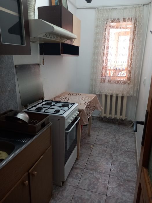 Vand sau inchiriez garsoniera