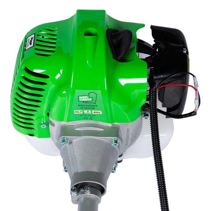 Motocositoare pe benzina 3.4 CP cu 3 accesorii si pornire rapida.