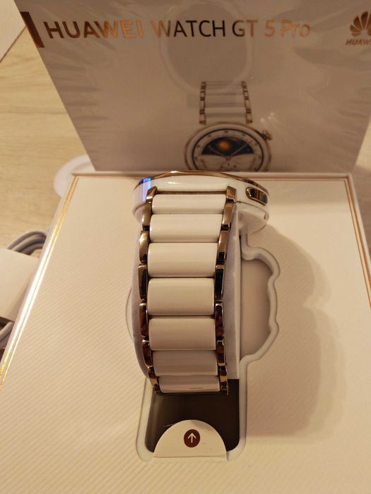 КАТО НОВ Huawei Watch GT 5 Pro 42mm - Yettel Гаранция 2027