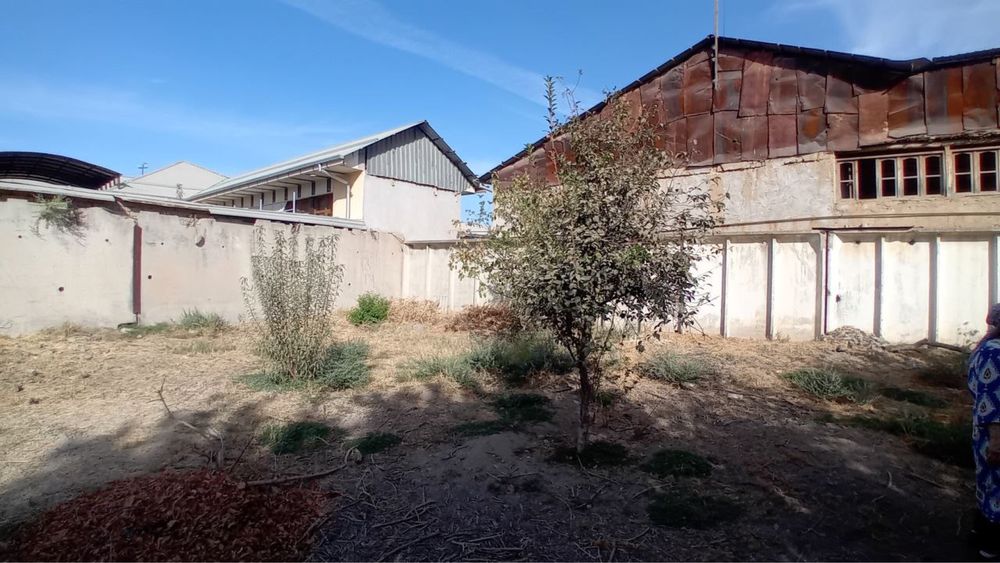 Yer sotiladi chinoz shaxar