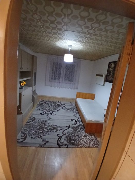 Închiriez garsonieră