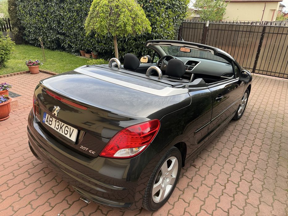 Vând Peugeot 207 CC