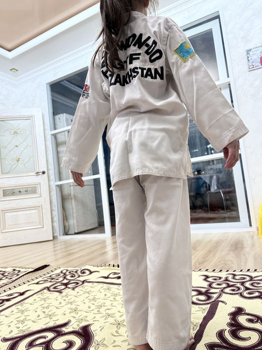 Кимоно таэквондо gtf на 6-9лет. Рост 135-140