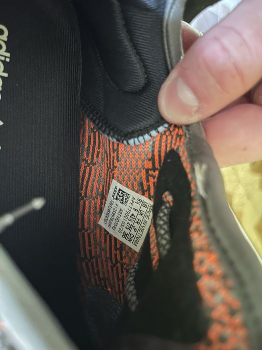 yeezy 350 v2 carbon beluga