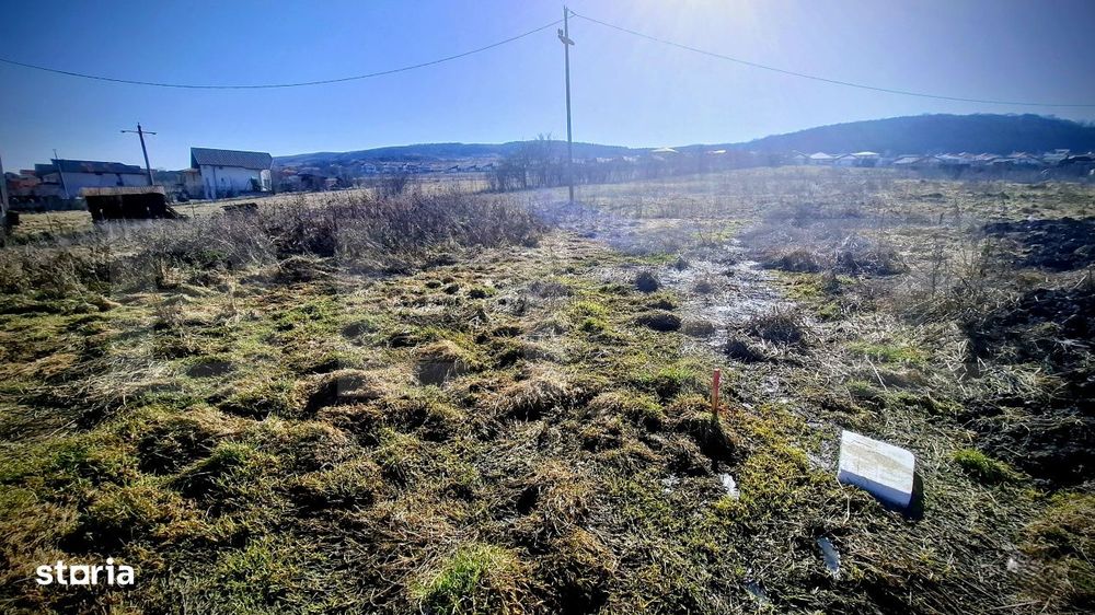 Teren construibil -556 mp situat in Chinteni in  zona de case, front 1