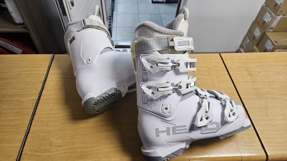 Продавам дамски ски обувки HEAD 37 номер