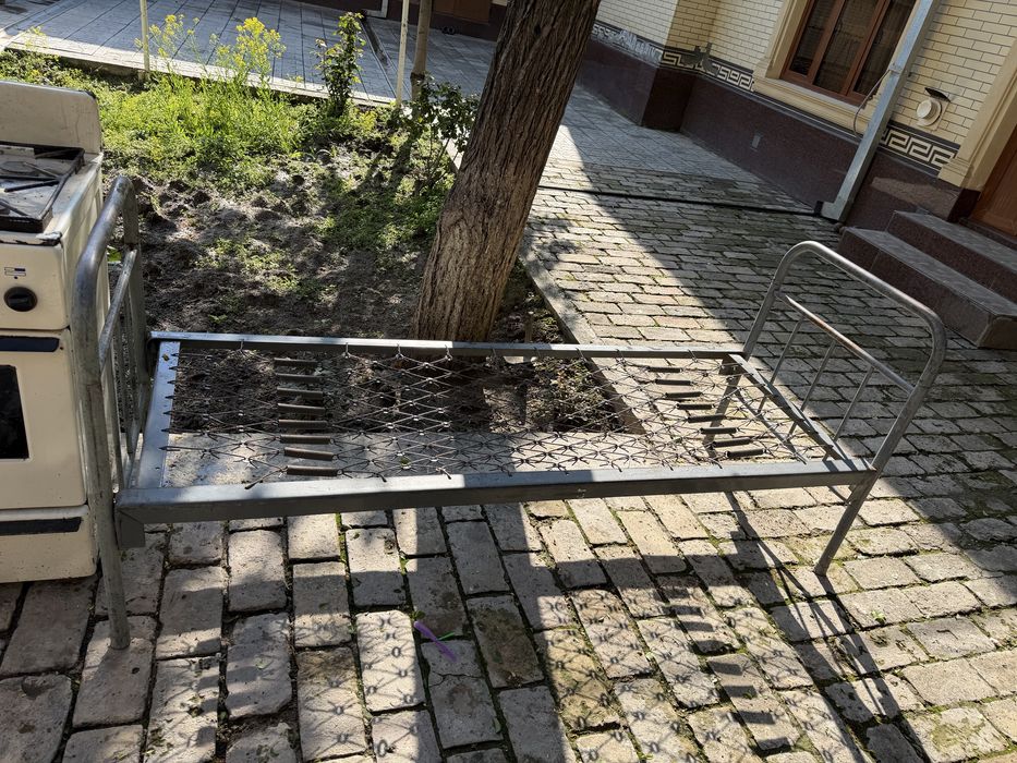 Железний крават российский отличний состаяние