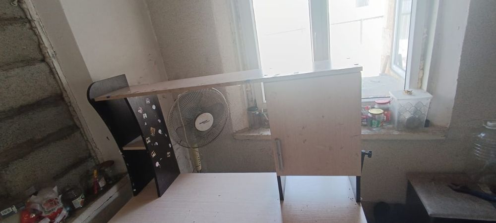 Продам стол компьютерный