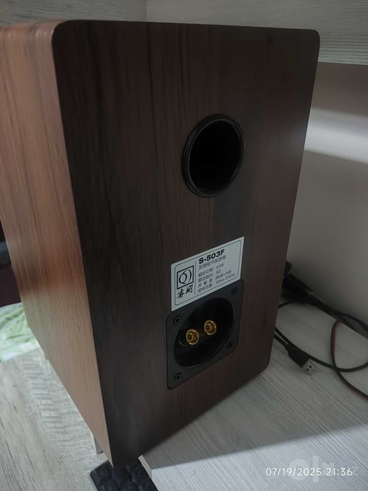 Комплект 2x полосной акустической системы класса Hi-Fi