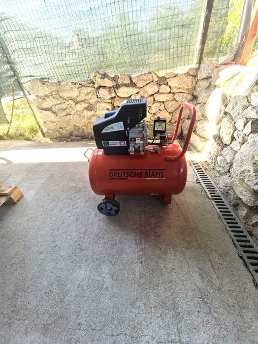 Compresor aer 100L 2CP 220V debit 206 lmin