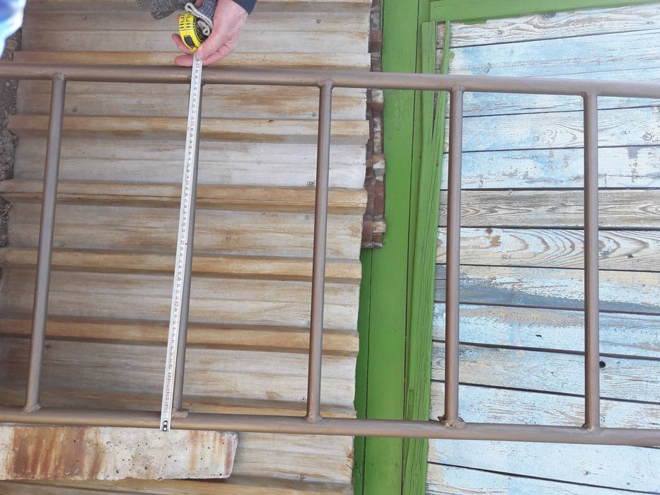 Лестница приставная металлическая