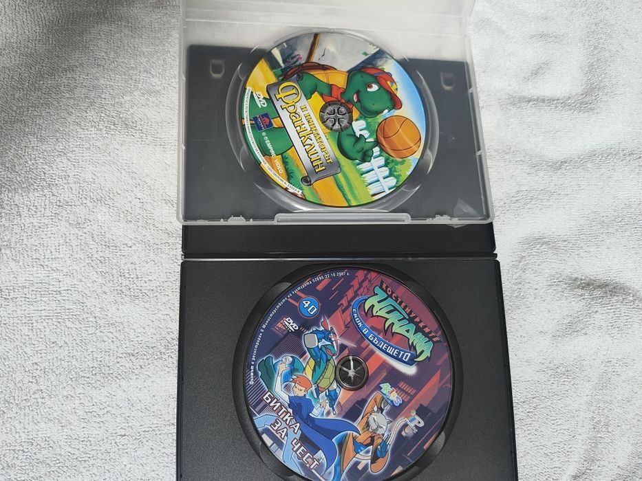 DVD дискове, филми и детски