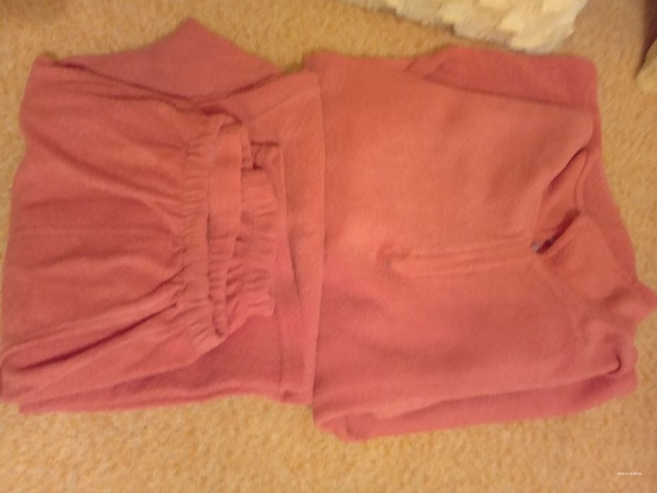 Vând pijamale dama și halat baie