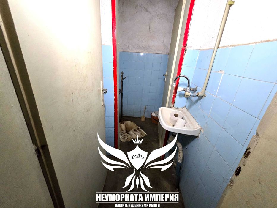 Под наем 85кв помещение с двор за офис студио кабинет в село Крумово