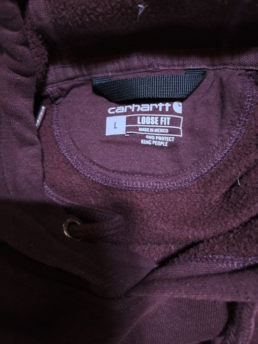 Продавам суичър на фирмата Carhartt.Много приятна и запазена дреха.