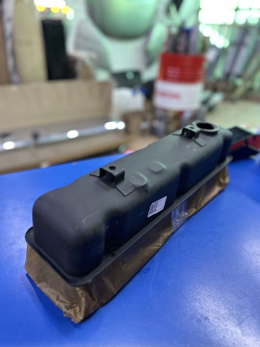 Клапанная крышка на двигатель 4216