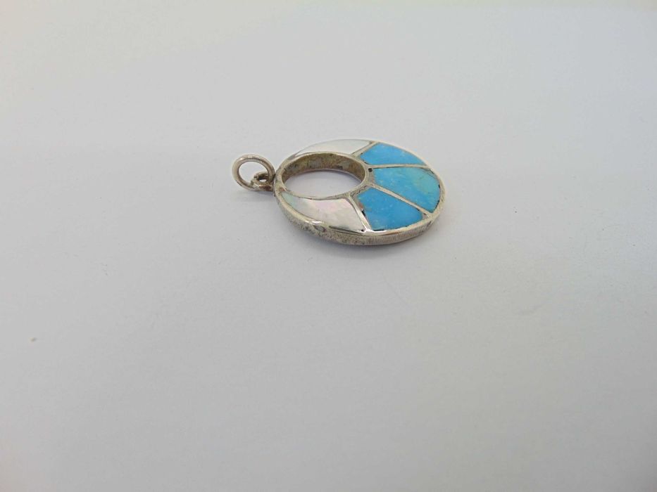 Pandantiv din argint cu sidef si turcoaz