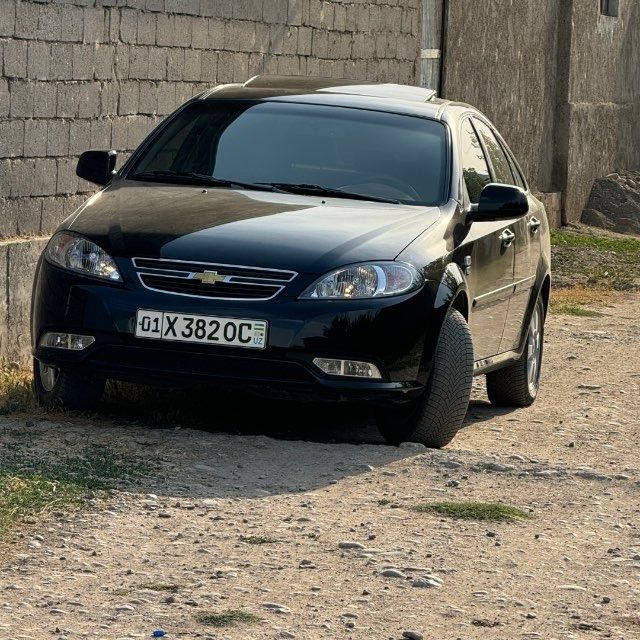 Uzimni moshinamni sotmoqchiman yurgani xalol kiraskasi 100% toza