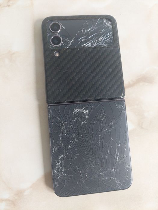 Vând Samsung Galaxy Flip (spart, pentru piese sau reparat) /poze reale