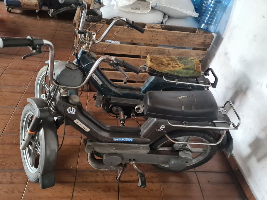 Vând moto piaggggio