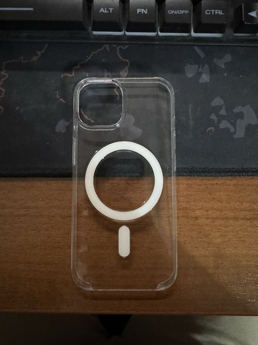 Чехлы на Iphone 15