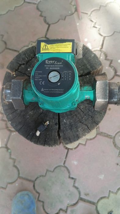 Vând pompa Ever Line