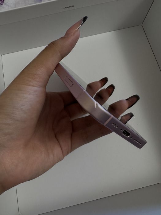 Iphone 15 pink 128gb на гарантии