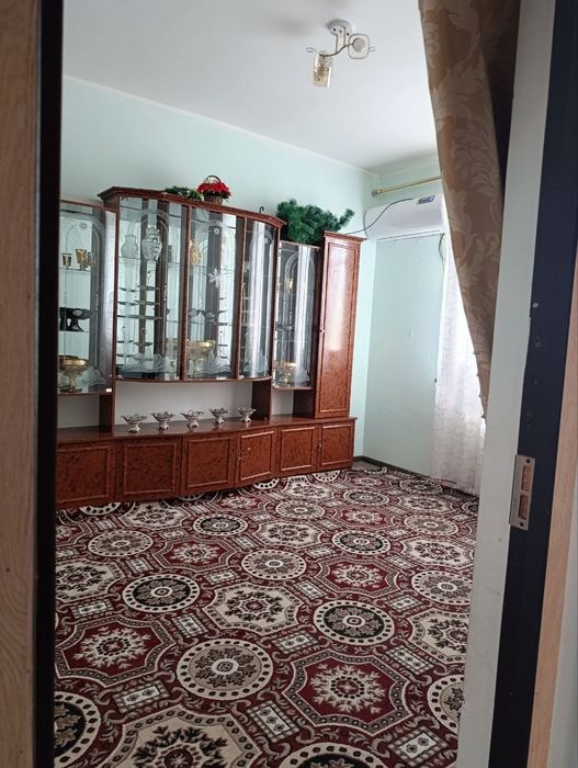 3 xonaliy dom sotiladi