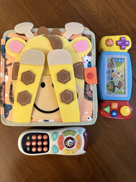 Pachet jucării educative copii – Carte textilă de activități Girafă + Console electronice cu sunete